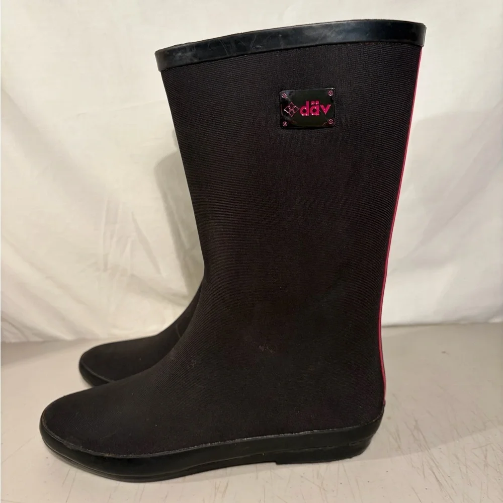 dav Women's Black Rain Boots with Pink Stripe on back size 6 height 10” scratch